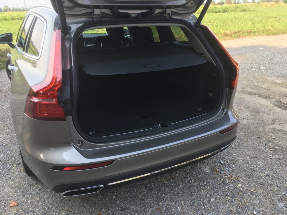 Volvo V60 bagagliaio