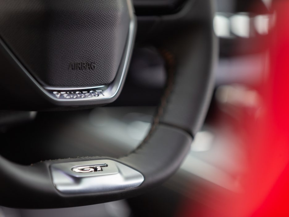 Peugeot 508 dettaglio volante