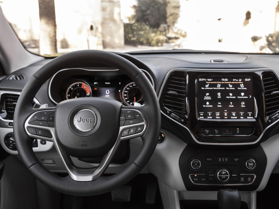 Jeep Cherokee 2018 - Interni