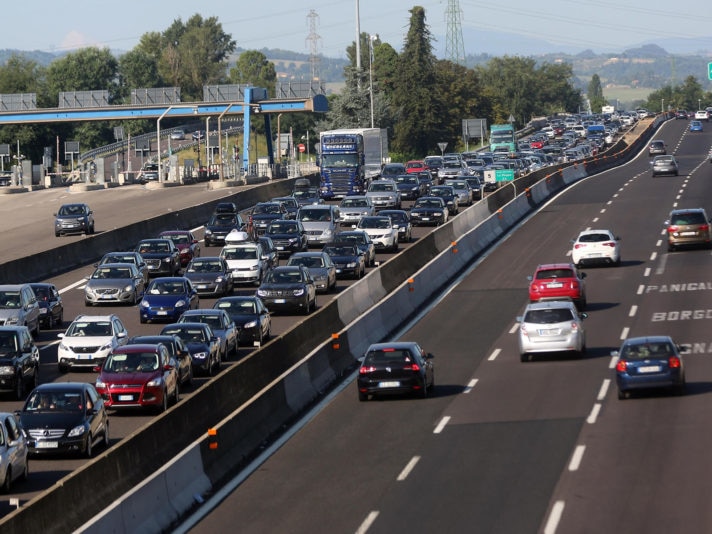 Traffico intenso autostrada A14 Bologna