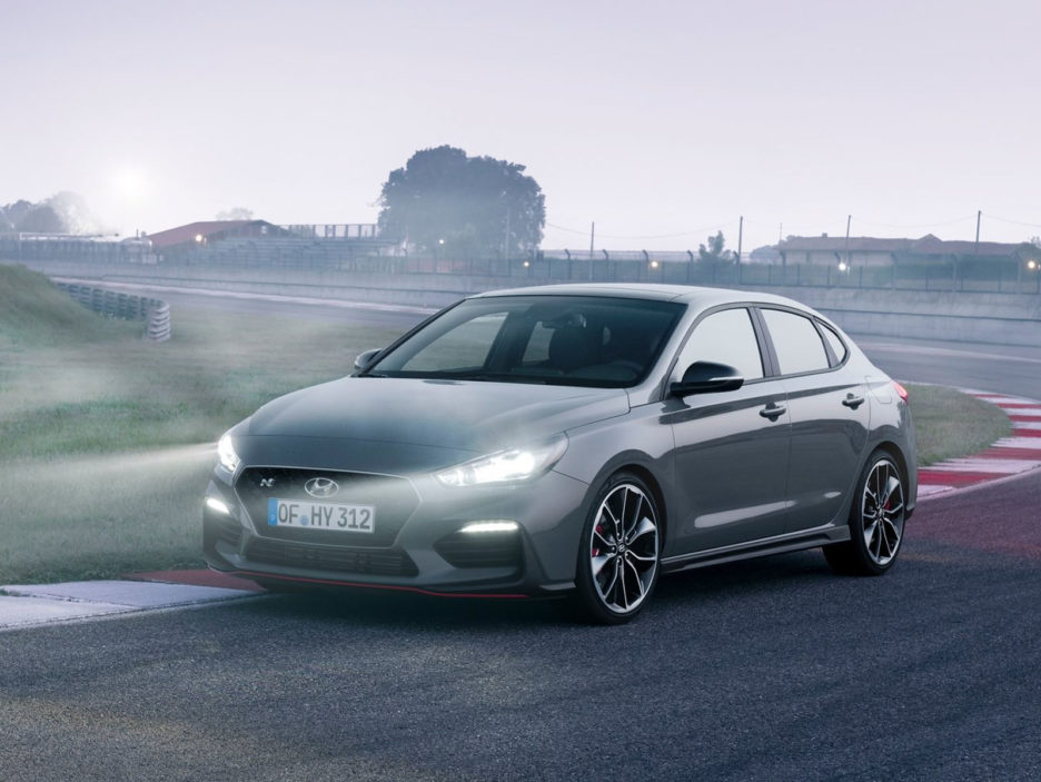 Hyundai-i30_Fastback_N-2019-1600-02
