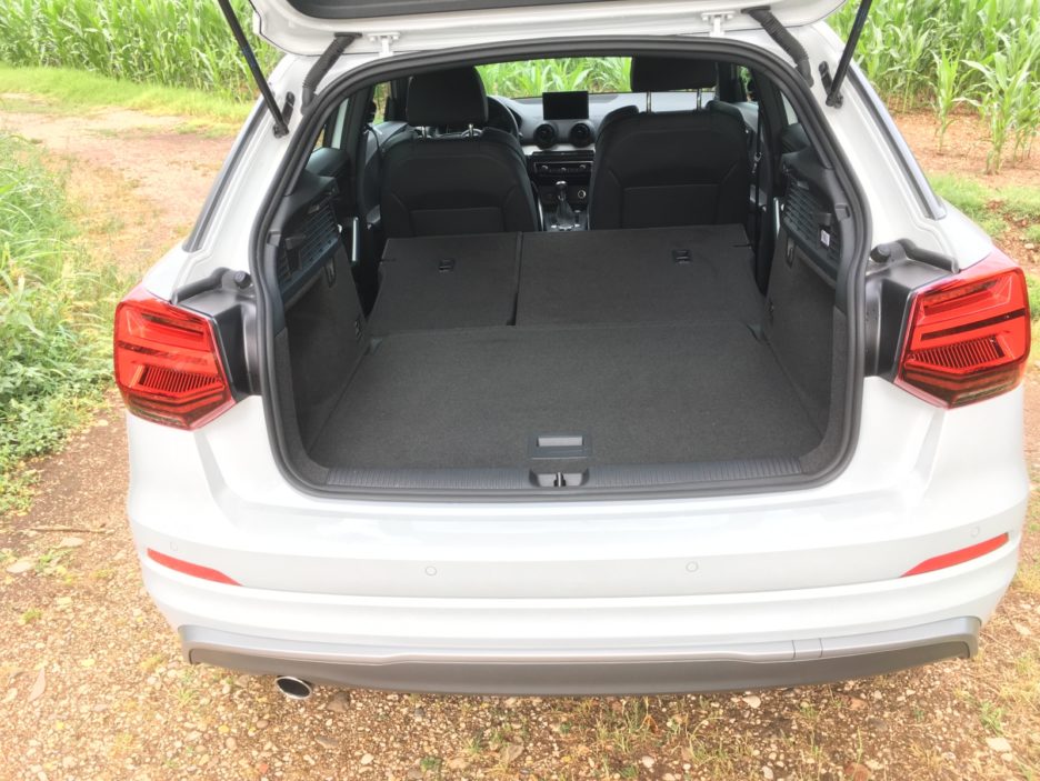 Audi Q2 bagagliaio sedili posteriori abbattuti