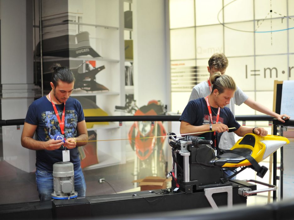 2 Summer School Fisica in Moto_UC33563_High