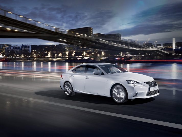 Lexus IS
