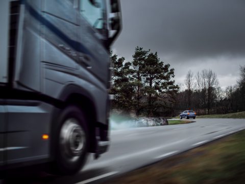 Volvo Cars and Volvo Trucks share live vehicle data to improve traffic safety