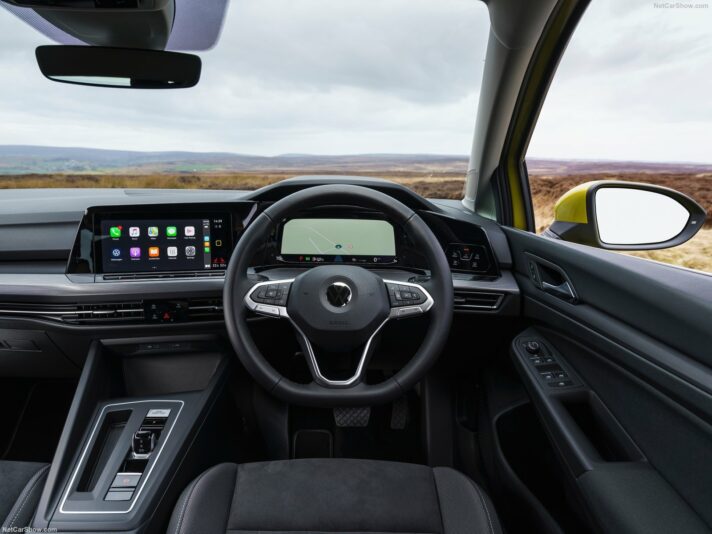 Volkswagen Golf guida a destra