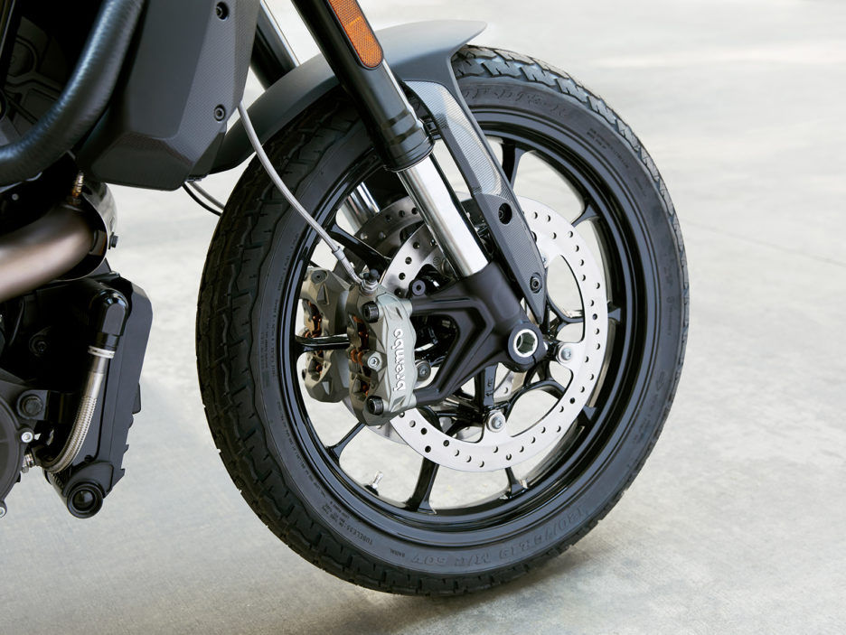 2019-IMC-FTR1200-Base-Gloss-Black-Details-ds_0261