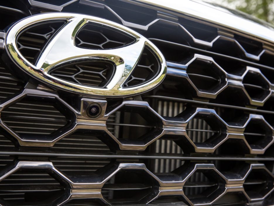 Hyundai Santa Fe logo Hyundai