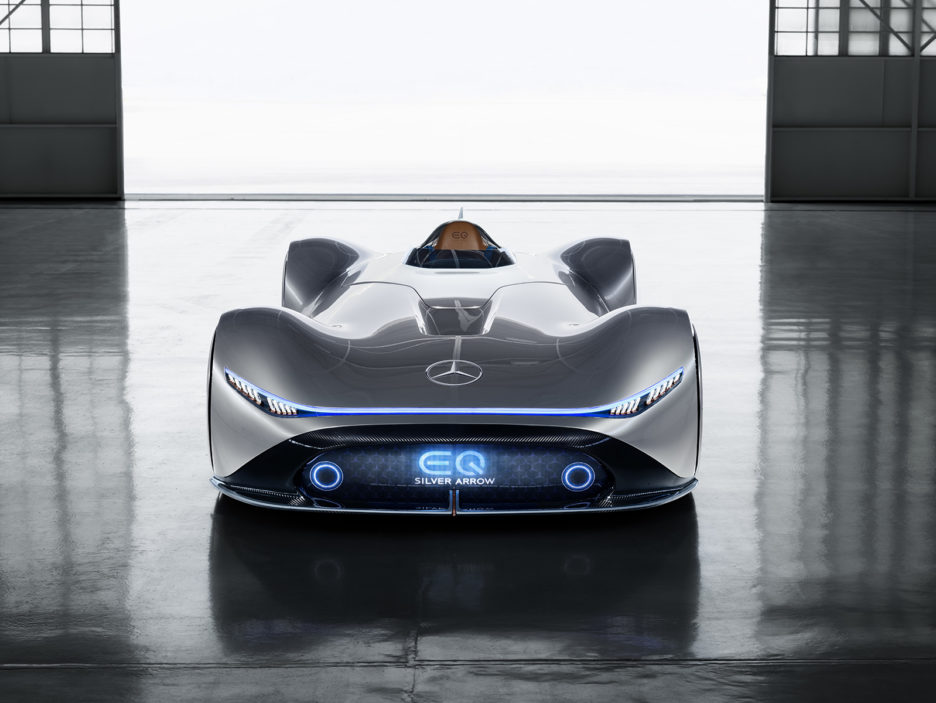 Showcar feiert bei der Monterey Car Week in Kalifornien Weltpremiere: Vision EQ Silver Arrow: Ein emotionaler Wegweiser in die Zukunft des Designs