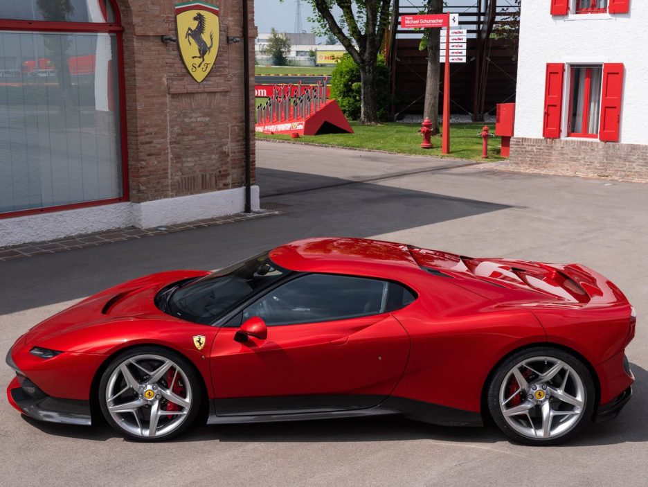 Ferrari-SP38-2018-1600-02