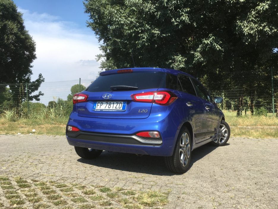 Hyundai i20 tre quarti posteriore 2