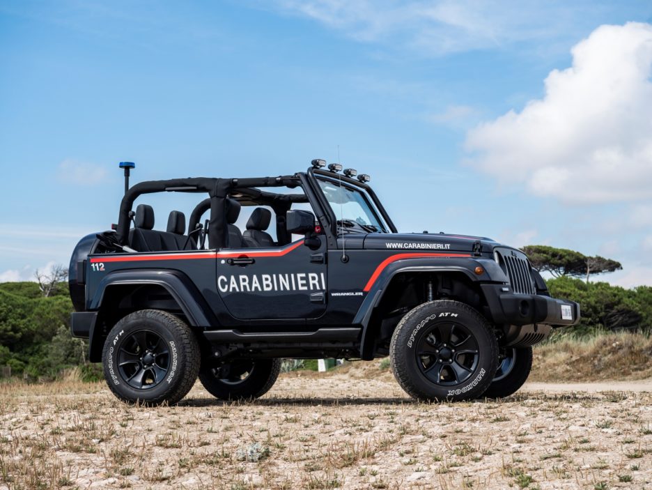 Jeep Wrangler Carabinieri profilo