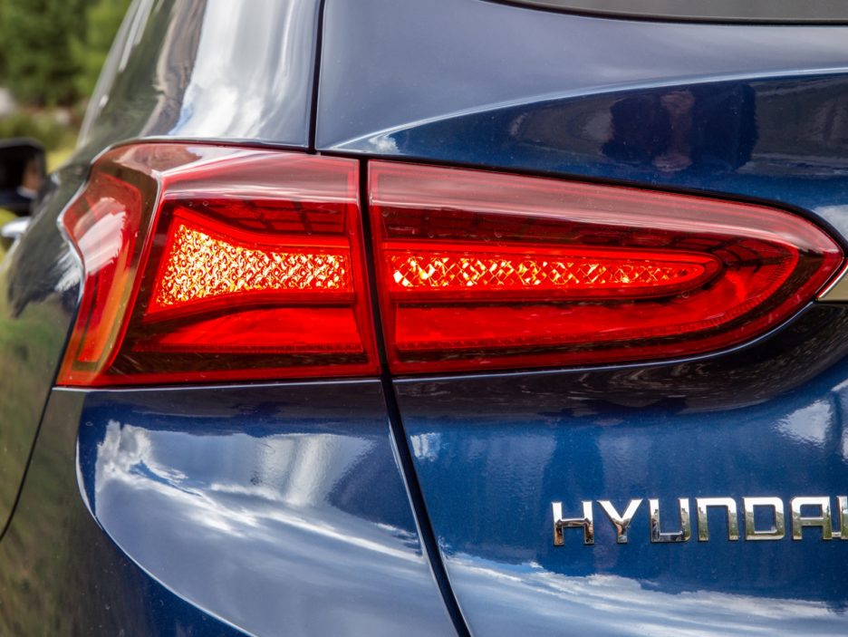 Hyundai Santa Fe faro posteriore