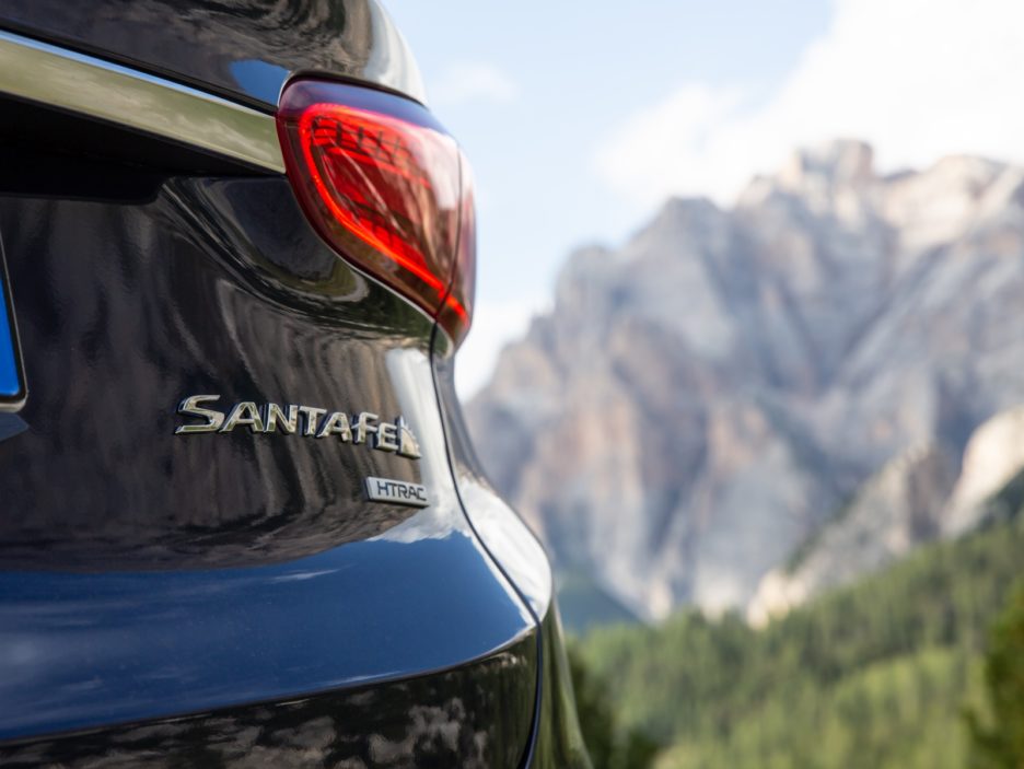 Hyundai Santa Fe logo Santa Fe