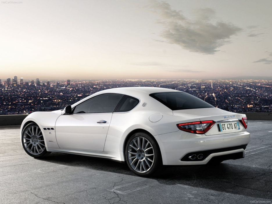 Maserati GranTurismo tre quarti posteriore