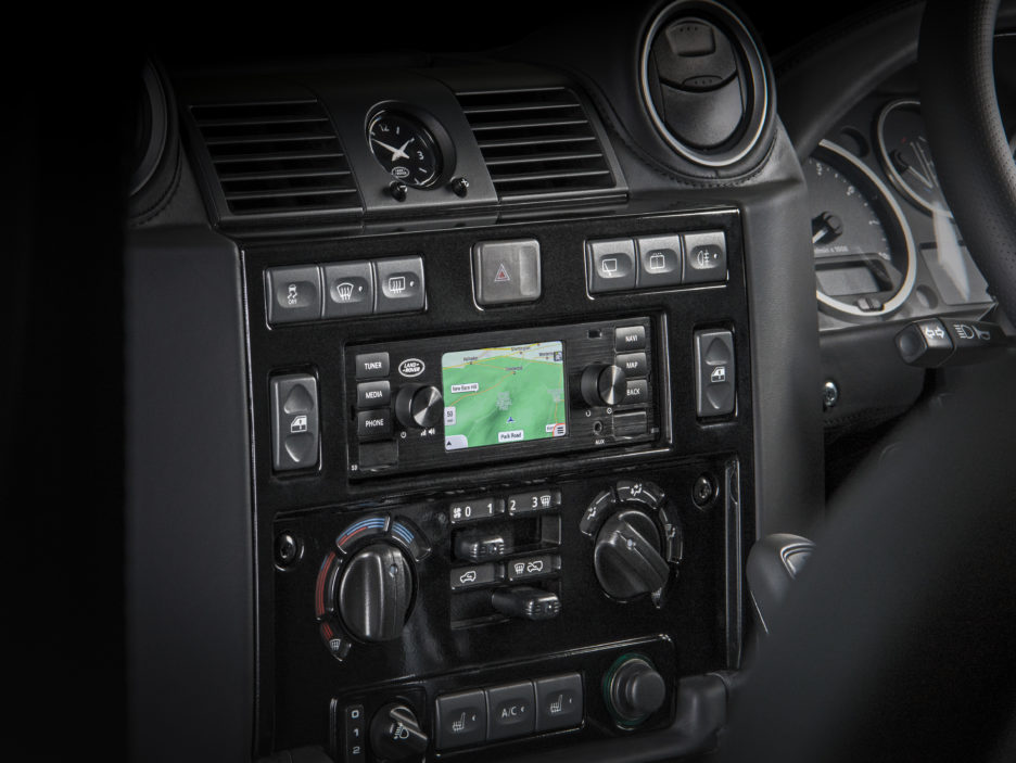 jlrclassicinfotainment310818lr02