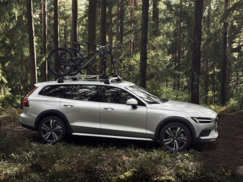 New Volvo V60 Cross Country exterior