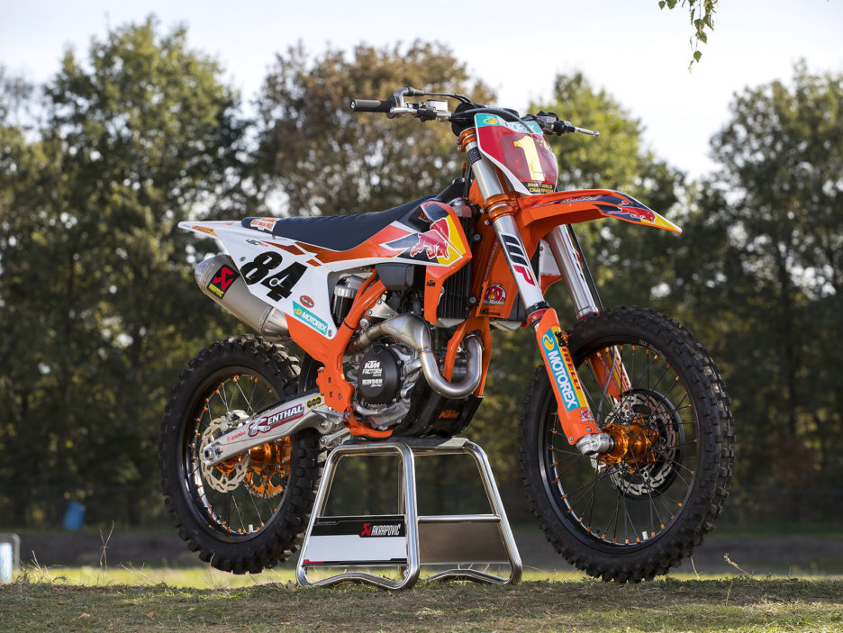 02_KTM 450 SX-F HERLINGS REPLICA