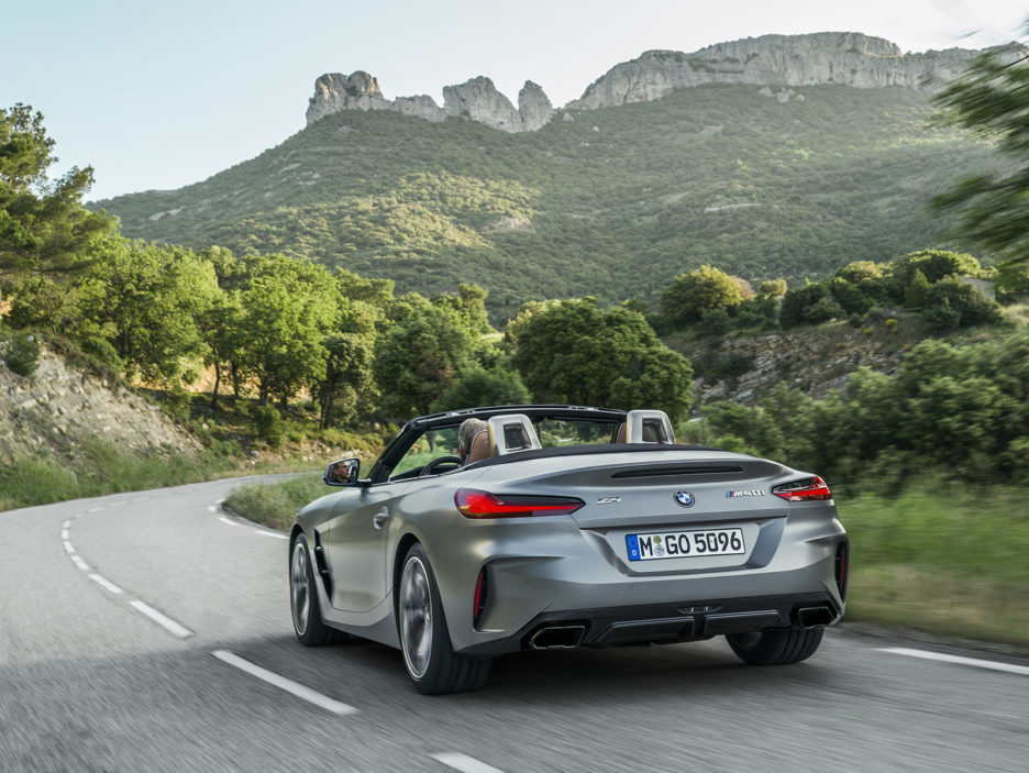 P90318602_highRes_the-new-bmw-z4-roads