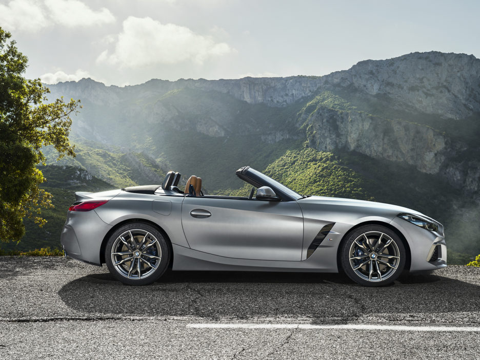 P90318609_highRes_the-new-bmw-z4-roads