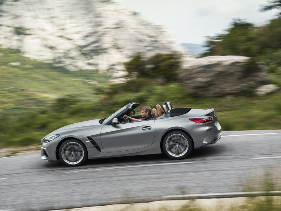P90318612_highRes_the-new-bmw-z4-roads