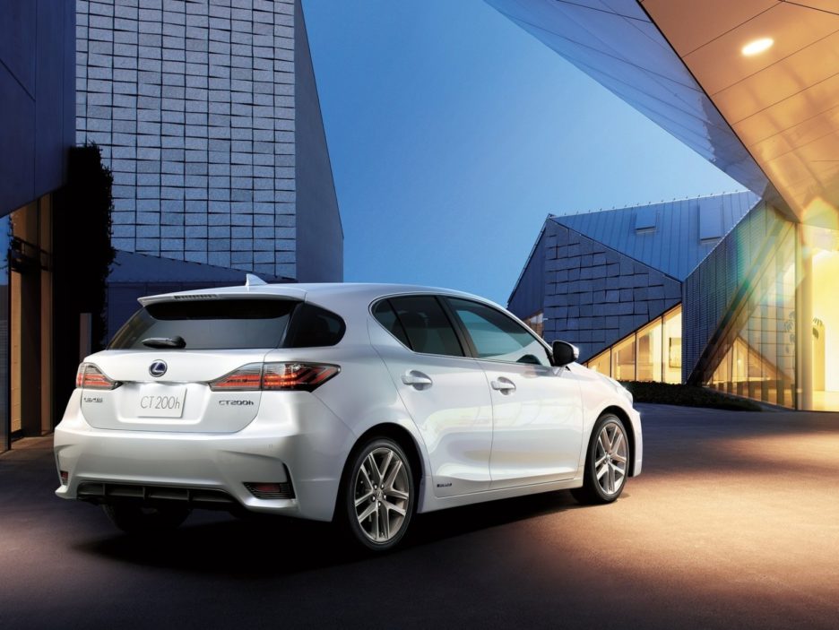 Lexus CT tre quarti posteriore