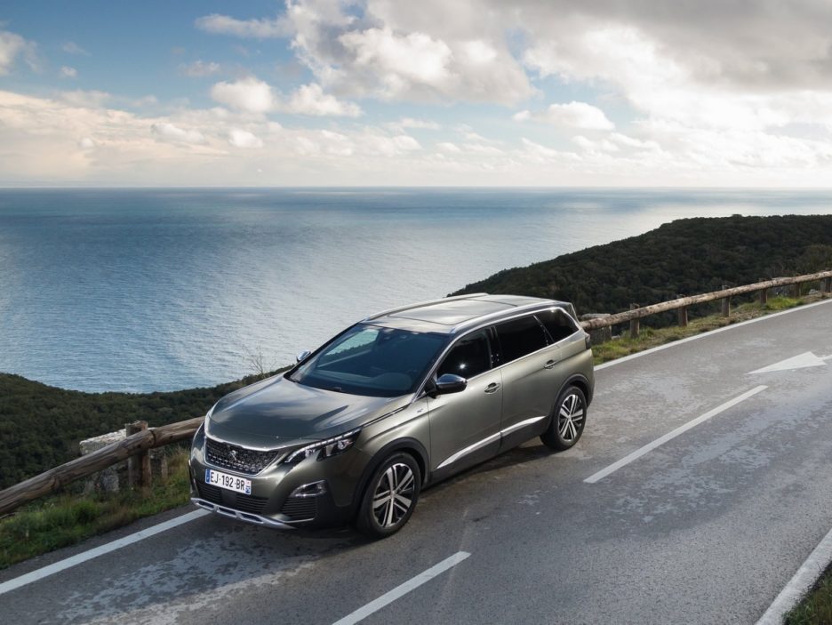 Peugeot 5008 vista dall'alto