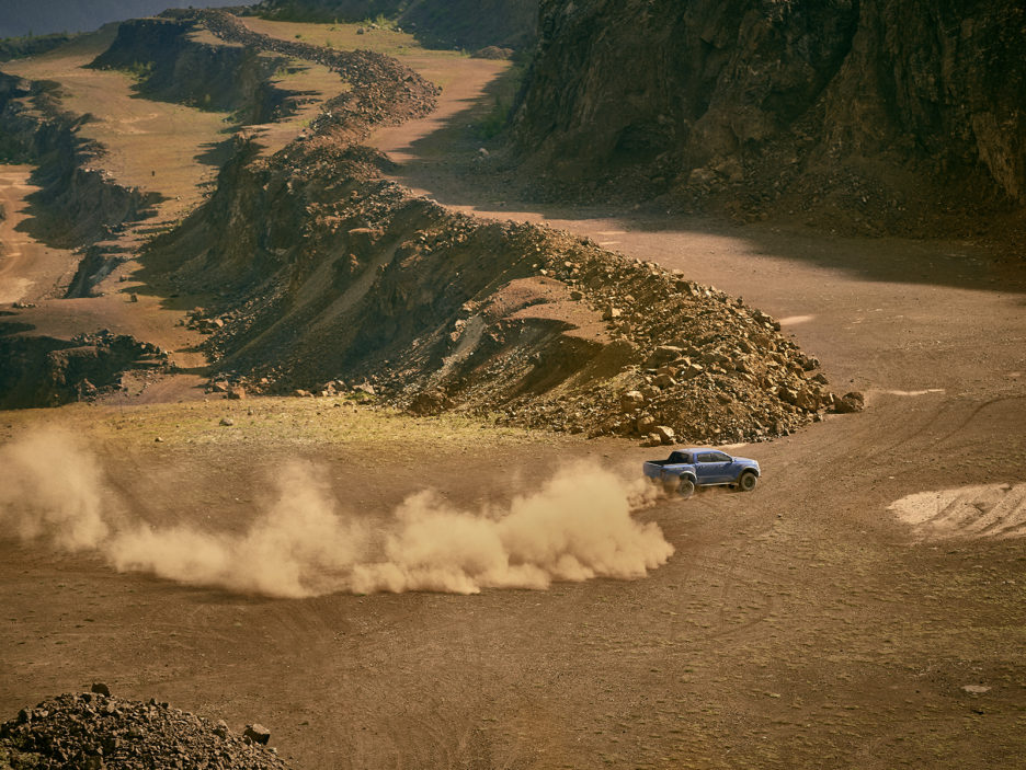 2018_FORD_RANGER_RAPTOR_Shot29_Dust_Distance_V4