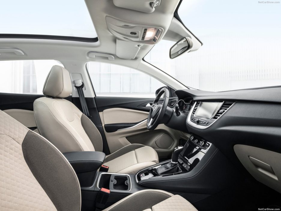 Opel Grandland X sedili anteriori