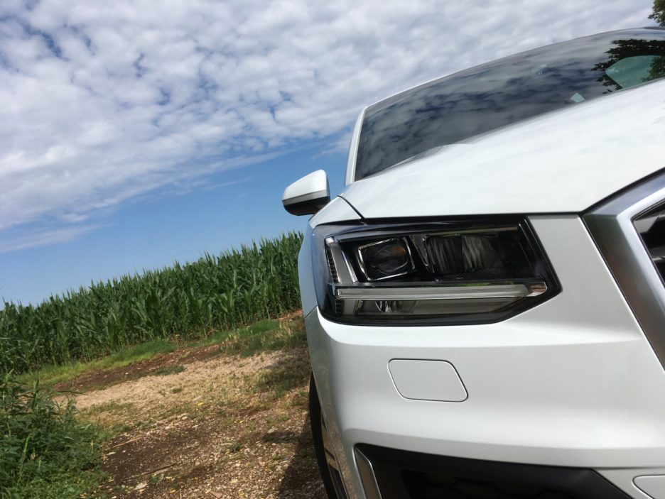 Audi Q2 faro anteriore