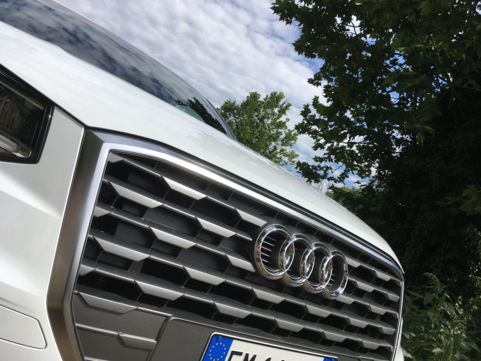 Audi Q2 mascherina Audi