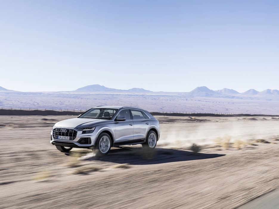 AudiQ8_3_75