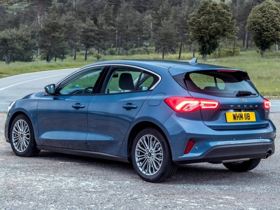 Ford Focus tre quarti posteriore