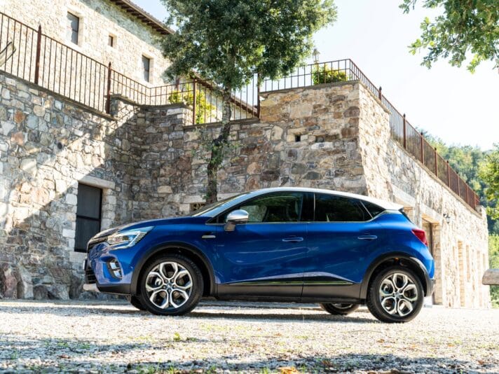 Renault Captur Plug-in Hybrid profilo
