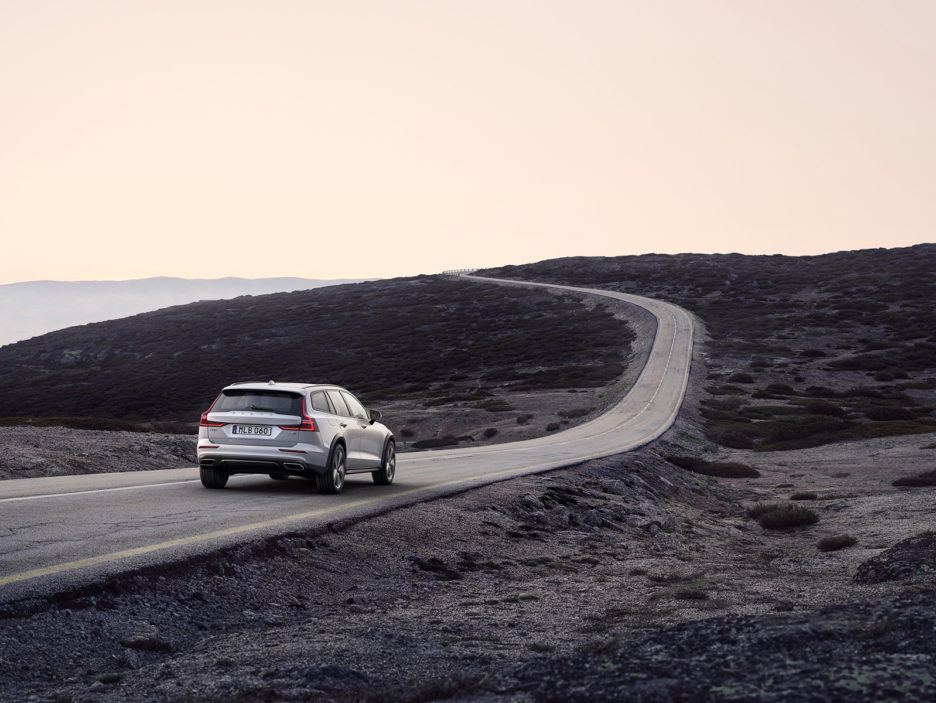 New Volvo V60 Cross Country exterior