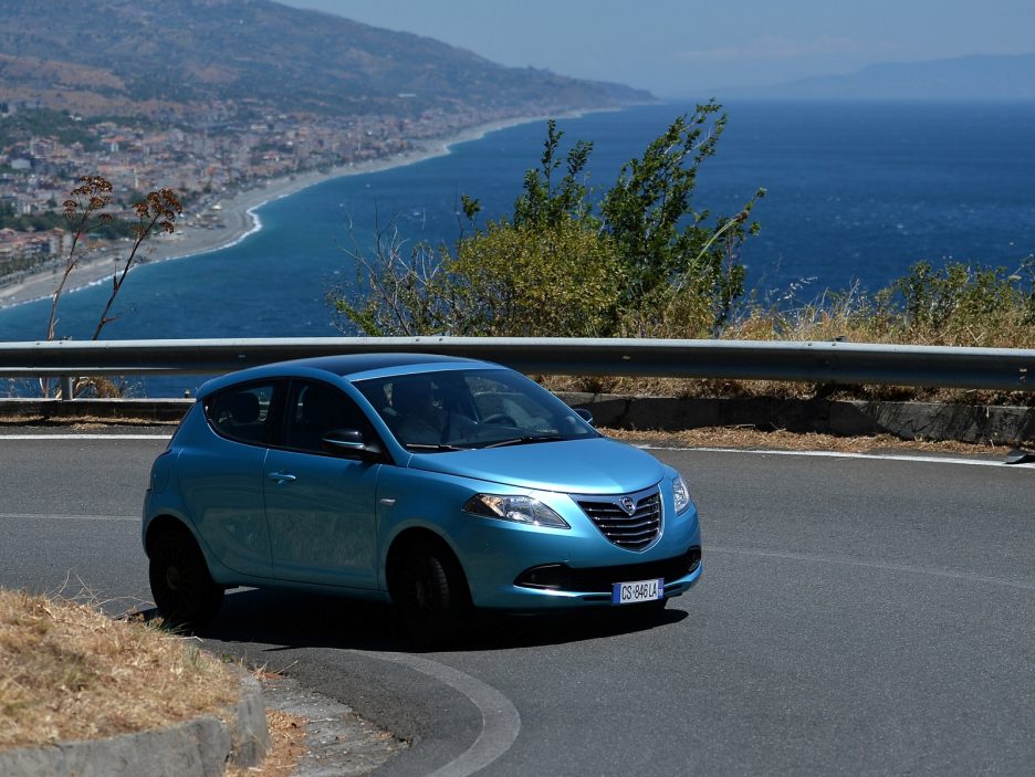 Lancia Ypsilon