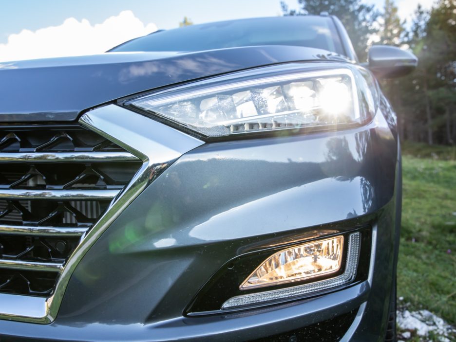 Hyundai Tucson restyling faro anteriore