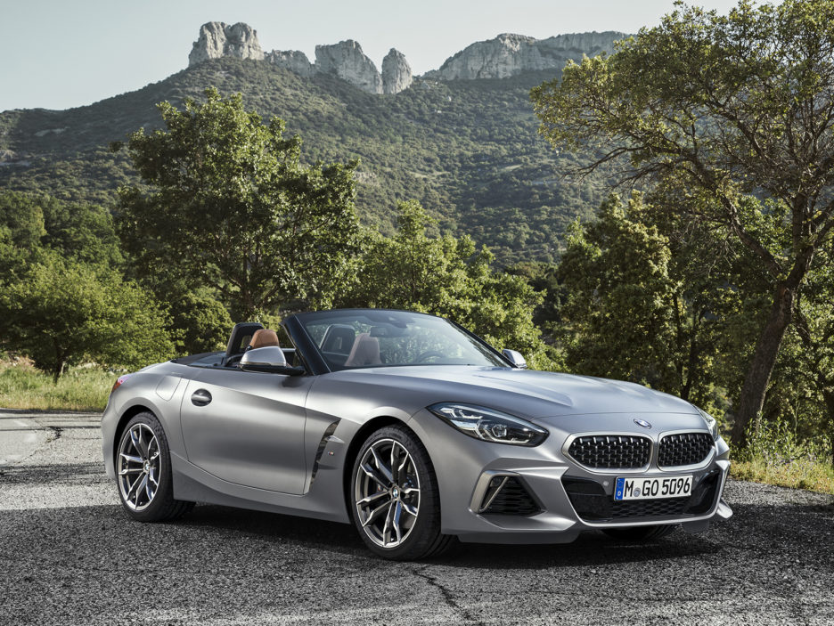 P90318607_highRes_the-new-bmw-z4-roads