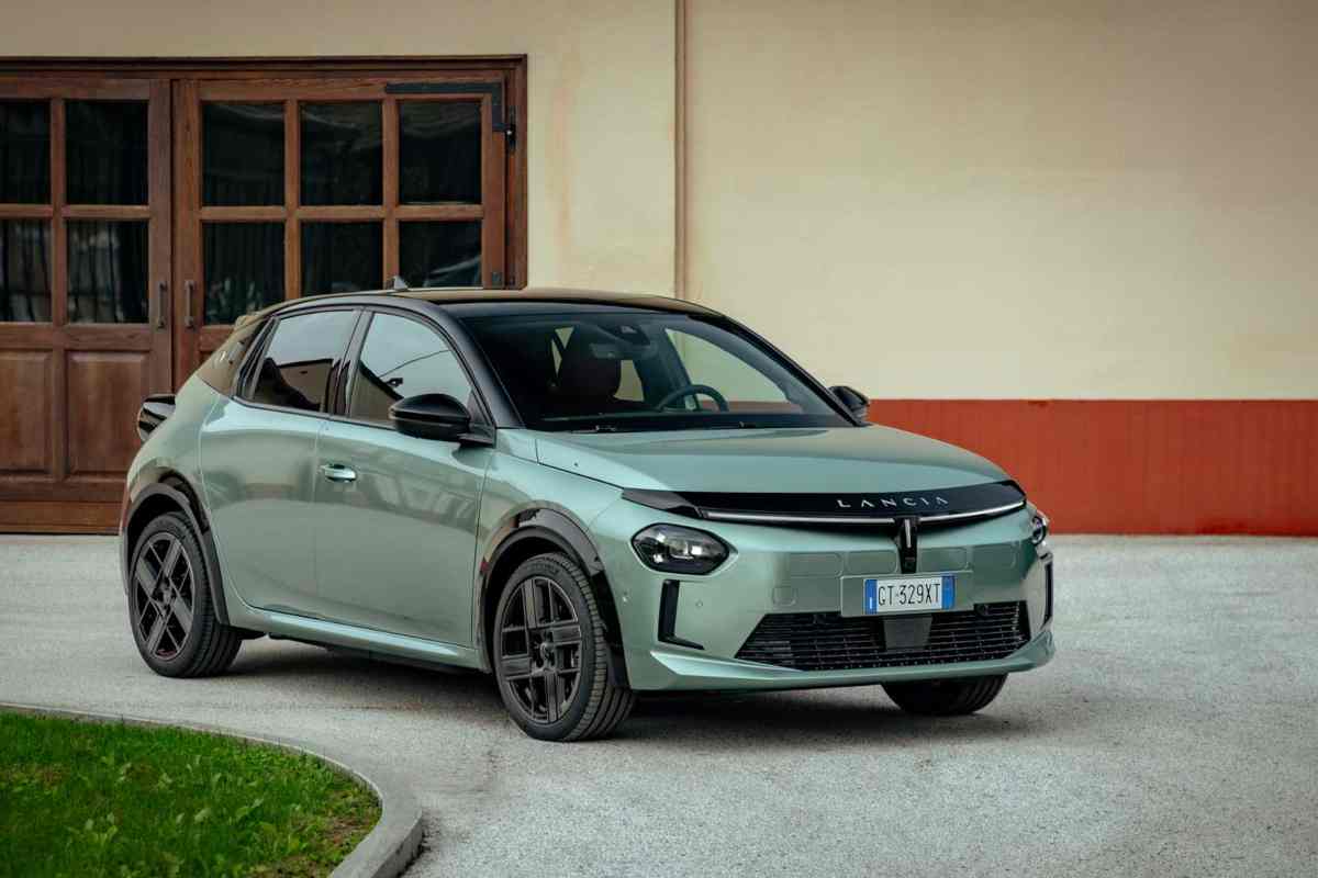 Lancia Ypsilon elettrica promozione