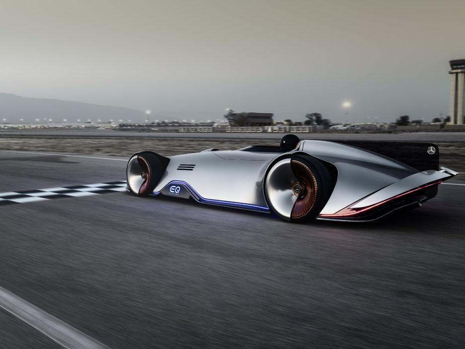 Showcar feiert bei der Monterey Car Week in Kalifornien Weltpremiere: Vision EQ Silver Arrow: Ein emotionaler Wegweiser in die Zukunft des Designs