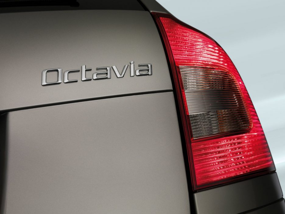 Skoda Octavia Wagon logo Octavia