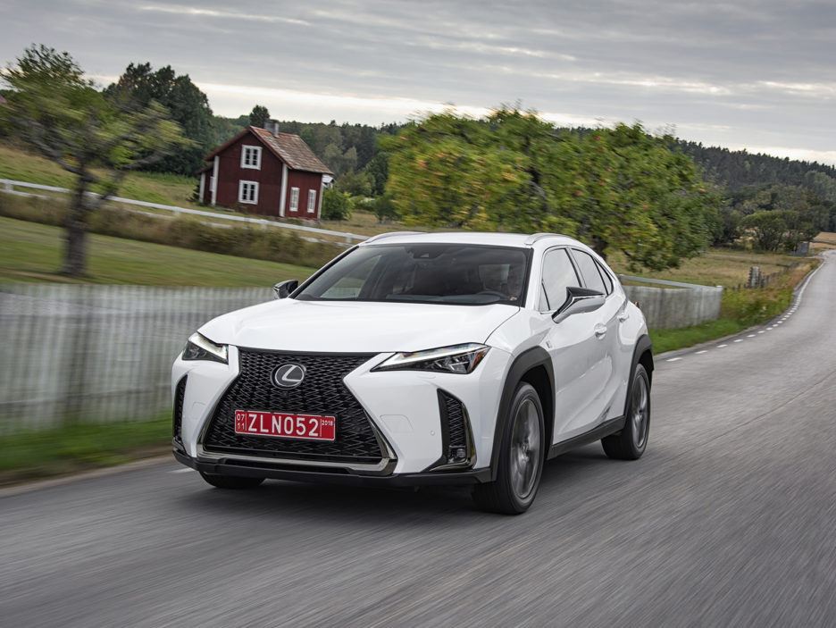 lexus-ux200-fsport-35