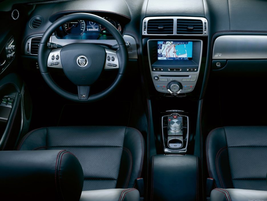Jaguar XKR interni