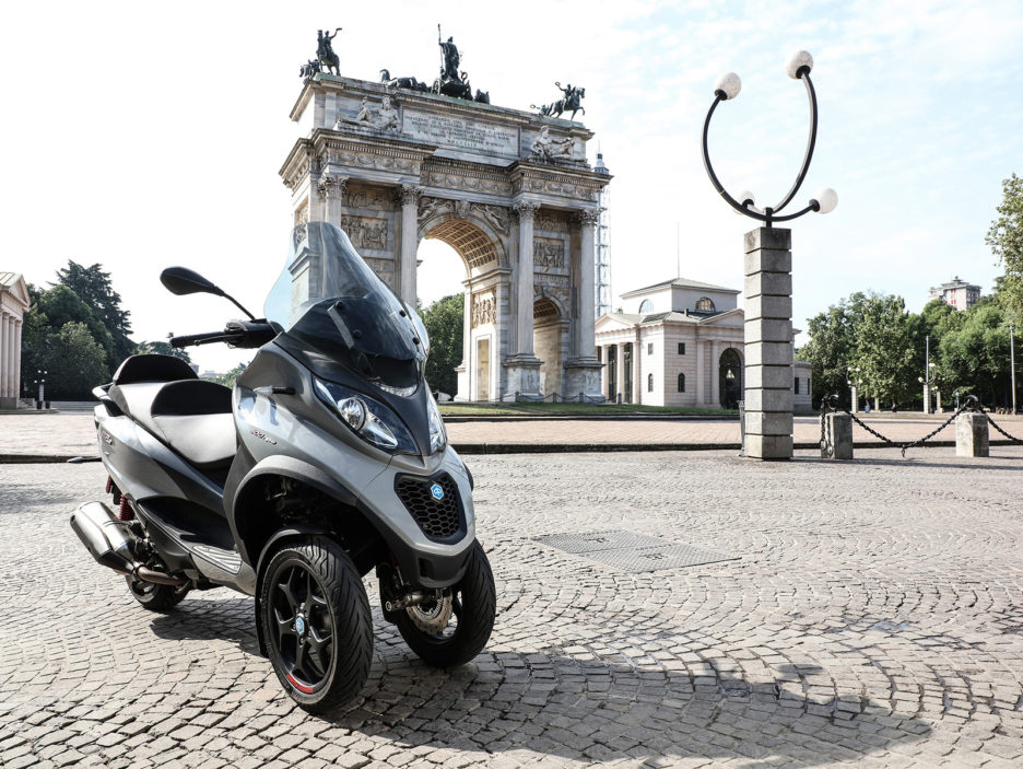 piaggio-mp3-500-hpe-sport-gray-ambient-7-